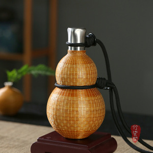 Bamboo Woven Gourd Flask 12-24 Hour Heat Preservation Portable Water Bottle Antique Style Lightweight Design - Product Image 1