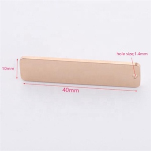 Yiwu Aceon-Colgante cuadrado de acero inoxidable para llavero, placa de Metal en blanco, etiqueta de nombre, pulido de espejo, etiqueta Rectangular para perro - Product Image 4