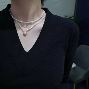 Collar de Perlas de Agua Dulce de Arroz Natural de Doble Capa con Colgante de Perla en Bisel Trenzado Chapado en Oro de 14K, Joyería Fina Hecha a Mano para Mujer - Product Image 4