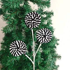 Decorazione appesa per <span class=keywords><strong>albero</strong></span> di Natale bianco nero del produttore diretto decorazioni natalizie di peluche - Product Image 2