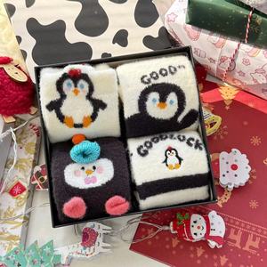 Chaussettes pingouin de dessin animé pour filles, en peluche douce, épaisses et chaudes, pour la maison, automne et hiver - Product Image 1