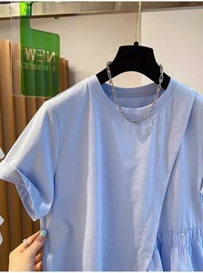 Camicia da <span class=keywords><strong>donna</strong></span> slim fit a maniche corte con design irregolare e vita accentuata, nuova <span class=keywords><strong>collezione</strong></span> estiva 2026, all'ingrosso per boutique - Product Image 6