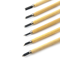 Kit de 12 outils de sculpture sur bois OEM avec manche en bois, comprenant un aiguiseur manuel et des ciseaux à bois pour la gravure et la sculpture