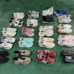 รองเท้าวิ่งมือสองสำหรับผู้หญิง แบบผูกเชือก พื้นรองรับแรงกระแทก สไตล์ Chunky แบรนด์ดัง ขายส่งแบบยกกระสอบ ไซส์ 36 ถึง 42 - Product Image 1