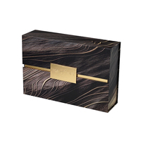 Caja de regalo magnética de lujo con acabado de madera y forro de satén, juego de bolsos a juego, embalaje de cartón rígido para perfume, cosméticos y vino.