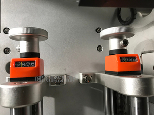 Machine d'étiquetage automatique de manchons rétractables pour bouteilles, équipement d'étiquetage de manchons en PVC pour l'industrie des boissons, alimentaire et chimique - Product Image 2