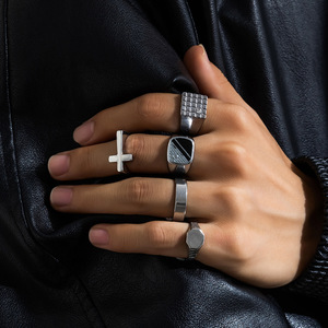 Ensemble de 5 bagues gothiques argentées en forme de croix pour hommes, bagues <span class=keywords><strong>punk</strong></span> personnalisées vintage, ensemble de bagues grunge <span class=keywords><strong>emo</strong></span> étoile, bijoux hip hop, cadeau - Product Image 1