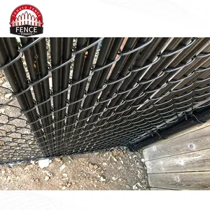 Customized HDPE Commercial Chain Link Fence With Privacy Ridge Slats Privacy Screen