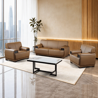 Ensemble de canapés de bureau modernes en cuir avec table basse, canapé-lit trois places au design simple pour la maison, le bureau et l'hôtellerie (ameublement commercial)