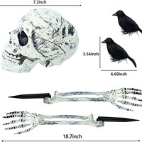 Figurines de squelettes d'Halloween réalistes avec inserts de crânes, idéales pour les fournitures de fête, mains de fantômes et doigts en os.