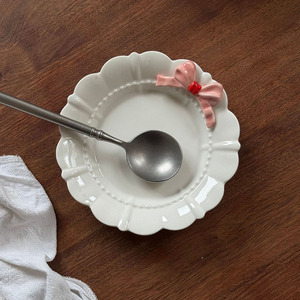 จานเซรามิกลายนูนรูปโบว์สีชมพูแบบฝรั่งเศสจานเค้กขนมหวานเซรามิกสำหรับบ้านสุดสร้างสรรค์ - Product Image 4