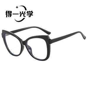 กรอบแว่นตาแบบ Cat Eye สำหรับผู้หญิง ป้องกันแสงสีฟ้า เลนส์ PC ดีไซน์เต็มกรอบ - Product Image 4