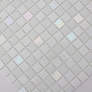 Mosaïque de verre carrée blanche irisée à fusion à chaud au design moderne pour crédence de salle de bain, <span class=keywords><strong>sol</strong></span> et <span class=keywords><strong>carrelage</strong></span> de piscine - Product Image 6