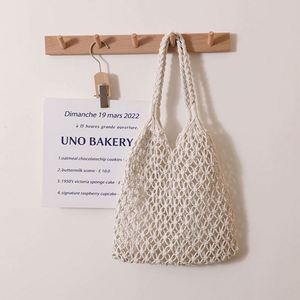 Bolsos de malla de ganchillo tejidos a mano para mujer, de un solo hombro, portátiles, huecos, de paja, para playa, verano, ocio, viaje y pesca - Product Image 3