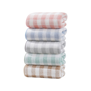Ensemble de serviettes à carreaux de style japonais, serviettes de bain rectangulaires absorbantes et douces, serviettes à carreaux respectueuses de la peau pour adultes et serviettes pour le visage - Product Image 4