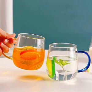 Vaso de agua de vidrio de borosilicato de alta calidad al por mayor, taza de té transparente de vidrio con diseño de hongo colorido, vaso para leche y bebidas - Product Image 3