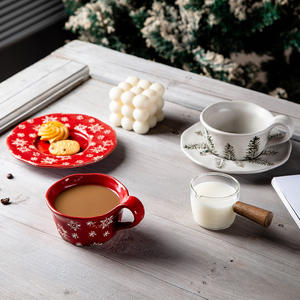 Juego de Taza y Platillo de Café Navideños, Creativos y con Relieve, para Té de la Tarde, Aperitivos y Agua - Product Image 2