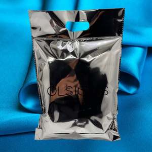 Sac d'expédition en poly aluminium argenté avec poignée, logo personnalisé, S M L, sac d'expédition pour vêtements, sacs d'expédition métalliques brillants - Product Image 3