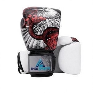 Guantes de Boxeo de Cuero PU Transpirable con Estampado Rojo, Negro y Blanco, Nudillos Acolchados, Correa de Muñeca Ajustable, para Entrenamiento, Sparring y Golpeo - Product Image 3