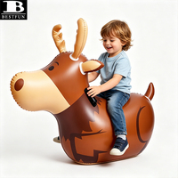 Aire de jeux gonflable en forme de renne en PVC épaissi avec poignées intégrées pour enfants, pour l'intérieur, l'extérieur, la cour et le jardin