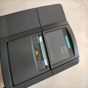 Unidad de Control de Caja de Cambios Siemens Mc2omaster 440 para Sistemas de Automatización Industrial - Product Image 2