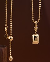 Collier pendentif Art Déco bicolore en or massif 18 carats et platine, style Hailey, avec un grand diamant de laboratoire taille émeraude de 5 carats