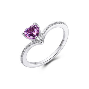 Anello di fidanzamento da donna Keiyue con gemma viola a taglio a mezza cuccia e montatura a griffe - Product Image 1