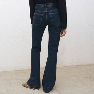 Jeans de Mezclilla de Cintura Alta y Corte Acampanado para Mujer, Color Sólido, Transpirables, Novedad de Otoño, con Logotipo en la Cintura - Product Image 3