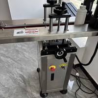 Machine de convoyage à clip latéral sans fond pour bouteilles en plastique et en verre