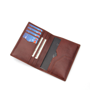 Funda para pasaporte de viaje minimalista delgada con bloqueo RFID, cartera para pasaporte de cuero PU personalizada - Product Image 1
