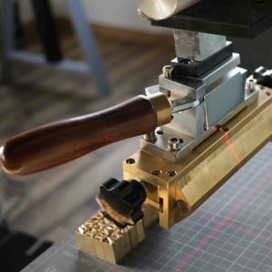 Tự làm biểu tượng Tùy Chỉnh Tem nóng máy bằng tay kiểm soát nhiệt độ máy dập nổi cho PU da gỗ giấy - Product Image 5