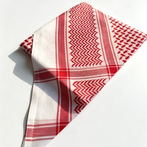 Foulard Keffiyeh Shemagh Classique Rouge et Blanc en Coton Tissé Respirant, Voile Arabe pour la Tête, Écharpe Musulmane pour l'Arabie Saoudite, les Émirats Arabes Unis et le Moyen-Orient - Vente en Gros - Product Image 4