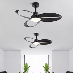 مروحة سقف عصرية بتصميم إسكندنافي مع إضاءة <span class=keywords><strong>LED</strong></span> قابلة للتعتيم وريموت كنترول، مناسبة لغرف المعيشة وغرف الطعام وغرف النوم - Product Image 1