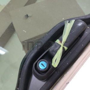 Bobcat S130 Vordertür-und Fenster baugruppe 7109665 6729776 6679476 7109661 7109662 7011039 6675558 6665568 6554149 7188371 montieren - Product Image 6