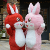 Les fabricants fournissent des vêtements pour poupées de dessin animé, des poupées gonflables humanoïdes en peluche, des costumes de scène pour poupées humaines.