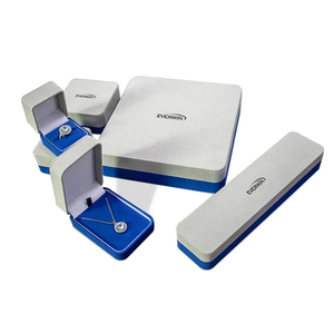 Caja de embalaje de joyería de lujo rectangular única personalizada con forro de terciopelo Diseño de Moda y logotipo del cliente - Product Image 5