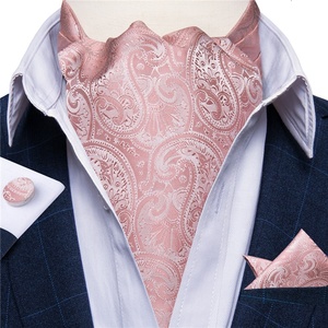 Set Cravatta <span class=keywords><strong>Ascot</strong></span> in Seta Nera e Rossa per Uomo, Sciarpa Rossa con Motivo Paisley, Cravatta Autoregolante, Fazzoletto da Taschino e Gemelli per Abiti da Cerimonia e Matrimonio - Product Image 2