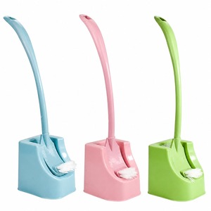 Ensemble de brosses de toilette en plastique avec support, outil de nettoyage à long manche pour salle de bain, en couleurs bleu, rose et vert - Product Image 3