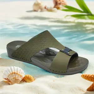 Sandalias de Playa de Diseño Nuevo, <span class=keywords><strong>Chanclas</strong></span> y Pantuflas de Cuero Personalizadas de Fábrica Estilo Árabe para <span class=keywords><strong>Hombre</strong></span> - Product Image 1