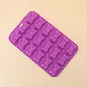 Moldes de Silicona Antiadherentes Resistentes al Calor Reutilizables de 18 Cavidades para Hacer Caramelos, Chocolate, Gelatina y Cubitos de Hielo, Diseño de Tiranosaurio <span class=keywords><strong>Rex</strong></span> - Product Image 1