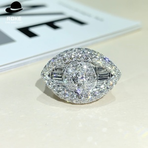 Anillo de Diamantes de Lujo en Oro Blanco de 14K con Diamante de Corte Marquesa Cultivado en Laboratorio IGI Combinado con Diamantes Redondos, Joyería Elegante para Regalo de Fiesta - Product Image 2