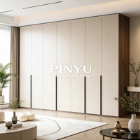 Armoire murale complète en bois composite à panneaux plats sans rainures, avec tiroirs dissimulés, grand espace de rangement intérieur et miroir