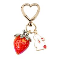 Porte-clés en alliage de zinc avec pendentif lapin fraise 3D mignon et créatif, porte-clés en cristal de fraise pour sacs à suspendre