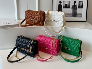Sac à bandoulière pour femme en cuir PU texturé, imperméable, tendance, avec chaîne, vente chaude - Product Image 1