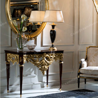 Table console classique de luxe en bois massif sculpté à la main avec sculptures en or pour meubles de salon royal