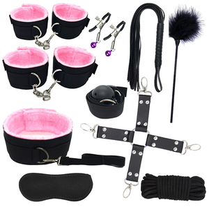 Kit de bondage de luxe pour adultes en provenance de Chine, comprenant des menottes, des chaînes et une ceinture BDSM, excellent rapport qualité-prix - Product Image 2