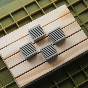 Cho các game thủ và những người đam mê yêu cầu độ chính xác. Keycaps kim loại chất lượng cao để tăng cường phản hồi xúc giác và độ bền. - Product Image 3