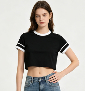 เสื้อยืดครอป Y2K ผ้าโพลีเอสเตอร์ 95.1% สแปนเด็กซ์ 4.9% ลายทางตัดกันสไตล์สาวแซ่บ แขนสั้น ทรงเข้ารูป สำหรับผู้หญิง พร้อมโลโก้แบบกำหนดเอง - Product Image 4