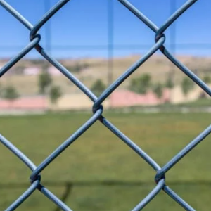 チェーンリンクフェンス 3mm 高品質 4フィート チェーンリンクフェンス 1.2m×25m 亜鉛メッキチェーンリンクフェンス チェーンリンクフェンス - Product Image 4