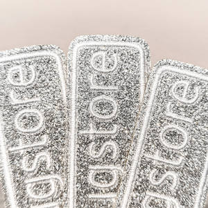 Parches Bordados con Purpurina Navideña (Plateados) - Tela de Fieltro para Coser o Planchar - Forma de Corazón y Gorro - Decoración Festiva Navideña para Regalos - Product Image 6